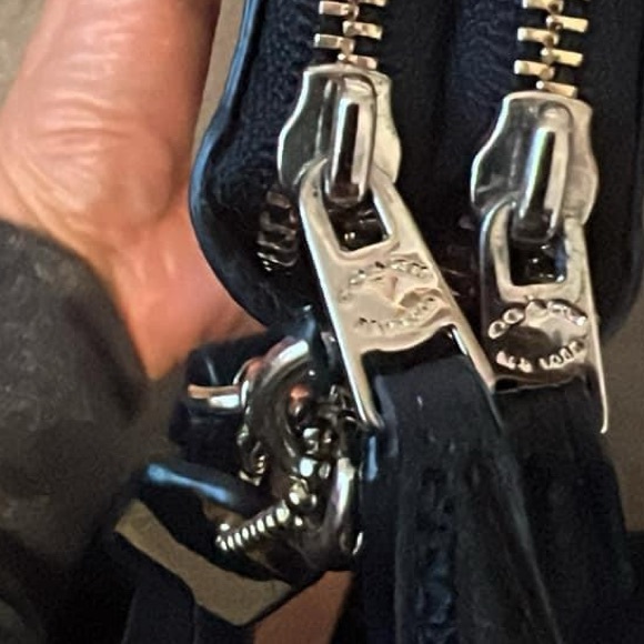 Coach tote and double zip wallet - Picture 4 of 9